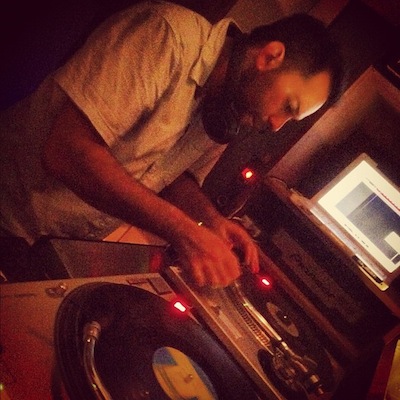 081112_recordplayers_jonny